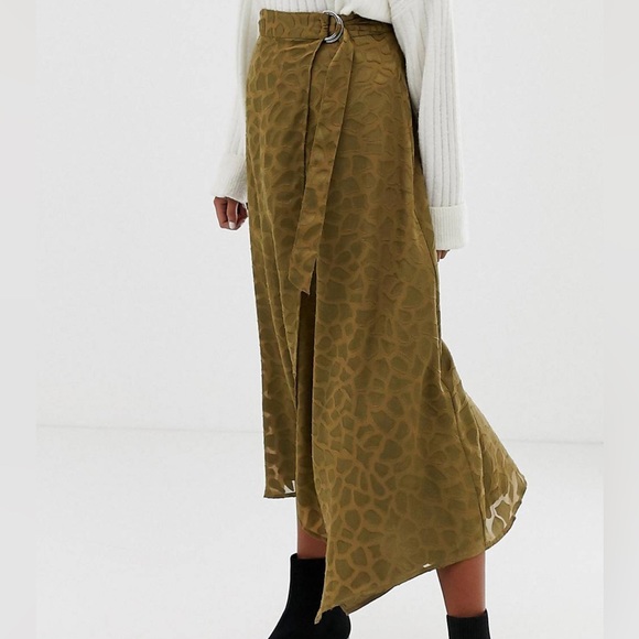 ASOS DESIGN wrap midi skirt with D-ring belt in burnout satin size 4 - Picture 3 of 4
